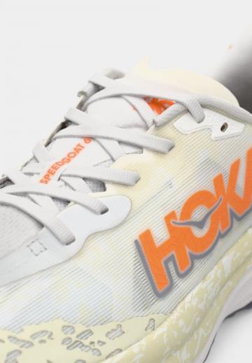 Беговые кроссовки