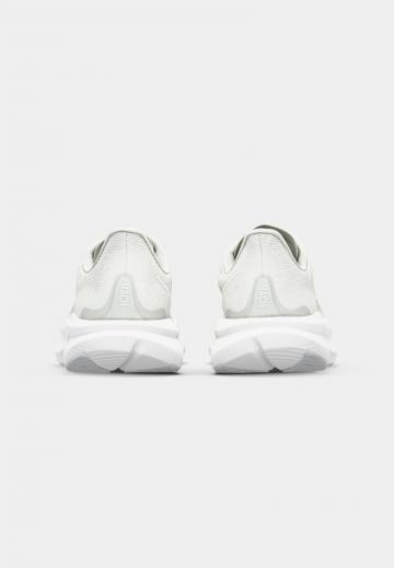 Беговые кроссовки