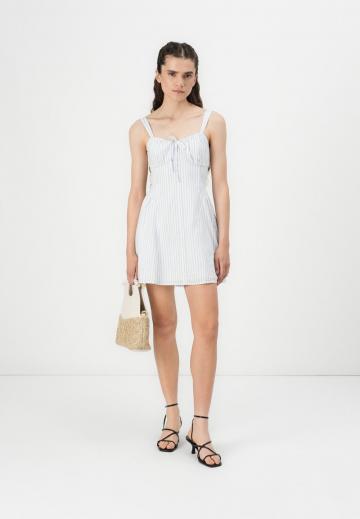 Короткое платье