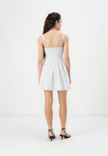 Короткое платье