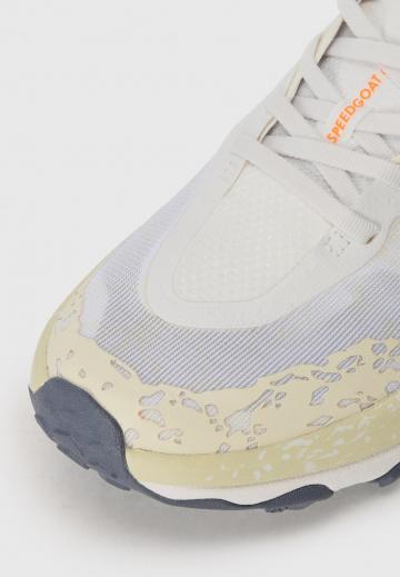 Беговые кроссовки