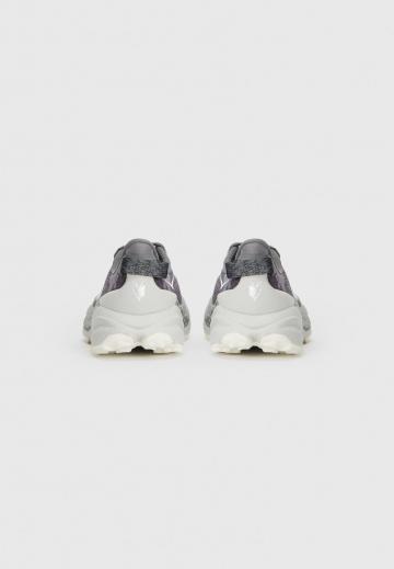 Беговые кроссовки