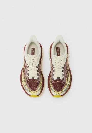 Беговые кроссовки