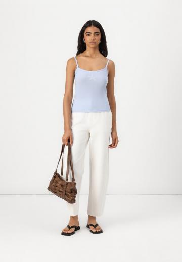 Топ на бретельках