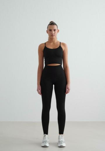 Спортивный бюстгальтер