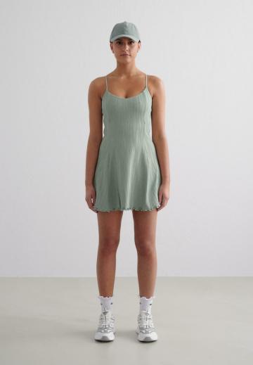 Спортивное платье