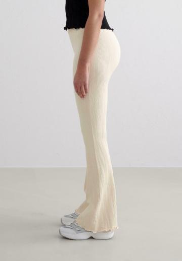 Узкие брюки