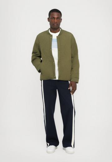 Куртка бомбер