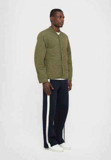 Куртка бомбер