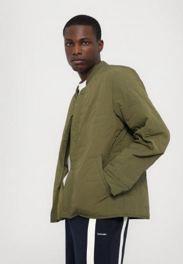 Куртка бомбер