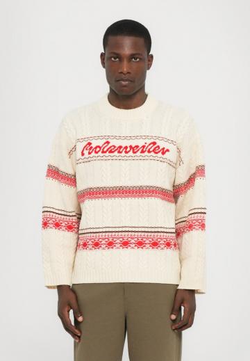 Пуловер в полоску