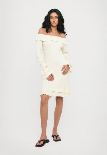 Вязаное платье