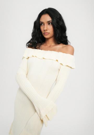 Вязаное платье