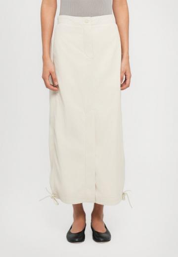Юбка с накладными карманами