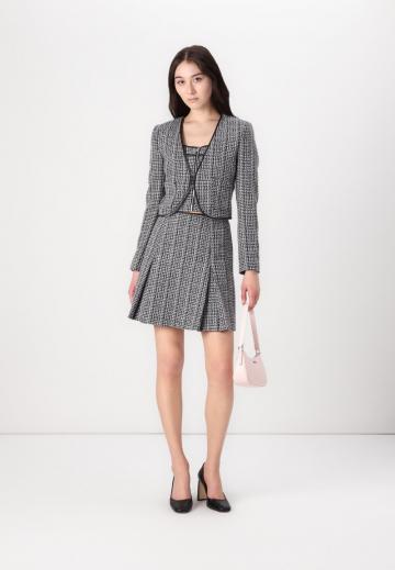 Короткий блейзер