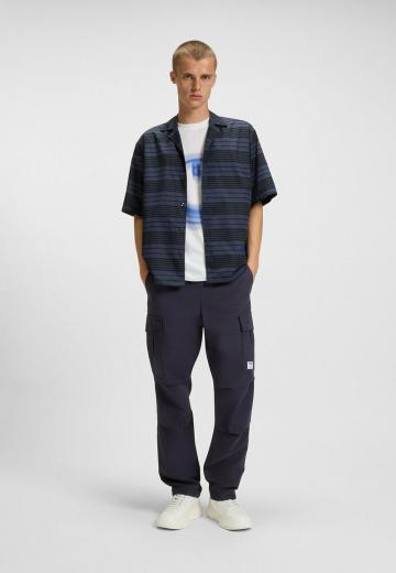 Брюки с накладными карманами