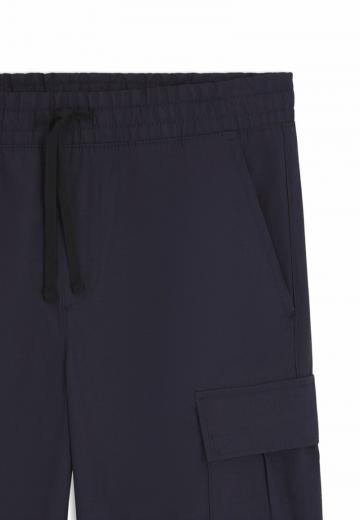 Брюки с накладными карманами