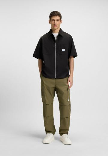 Брюки с накладными карманами