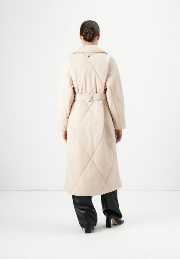 Шерстяное пальто