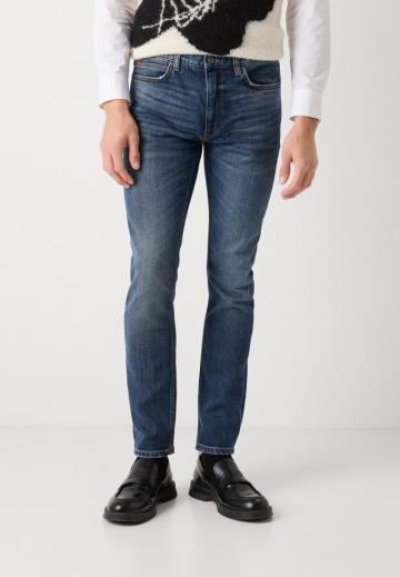 Узкие джинсы