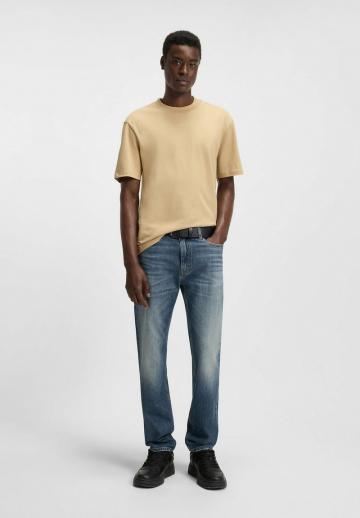 Прямые джинсы