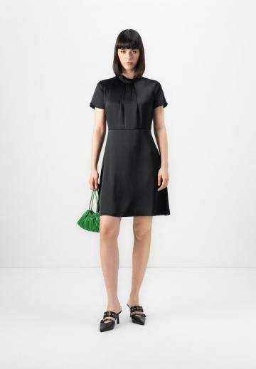 Короткое платье