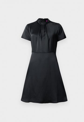 Короткое платье