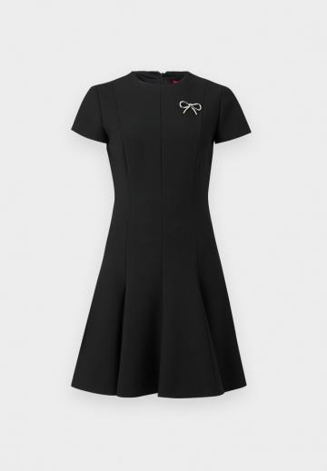 Короткое платье