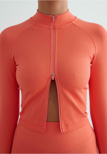 Спортивная куртка