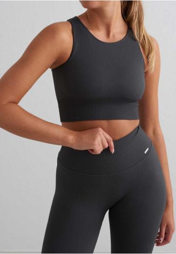 Спортивный топ