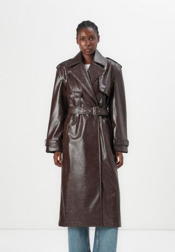 Пальто из искусственной кожи