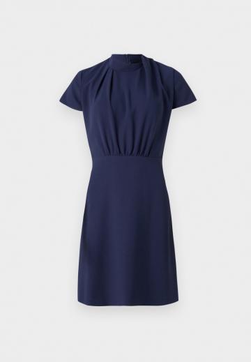 Платье футляр