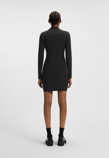 Платье футляр