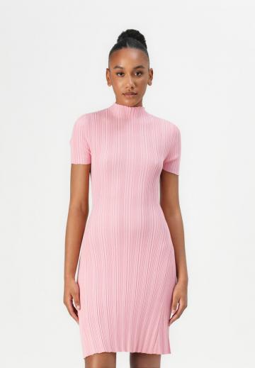 Вязаное платье