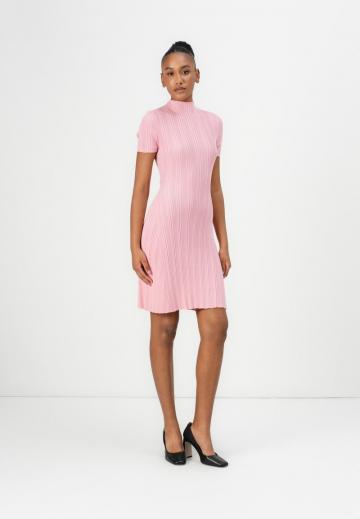 Вязаное платье