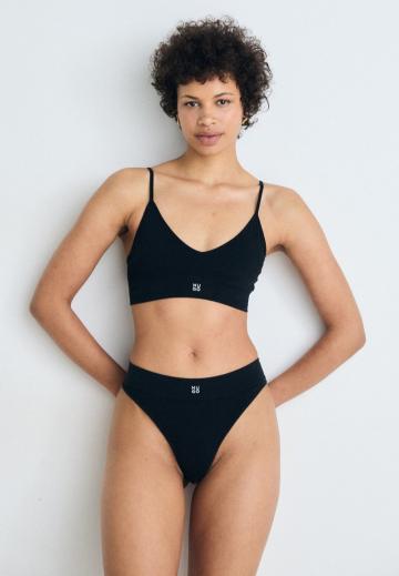 Бюстгальтер без косточек