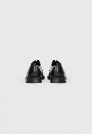 Ботинки на шнуровке