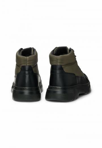 Ботинки на шнуровке