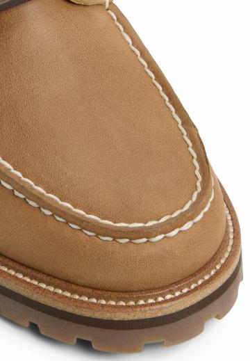 Ботинки на шнуровке