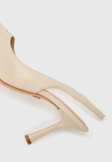 Туфли на высоком каблуке