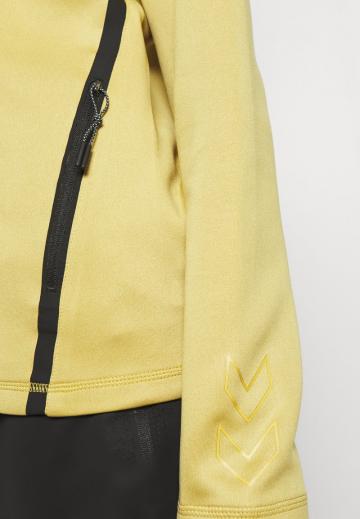 Спортивная куртка