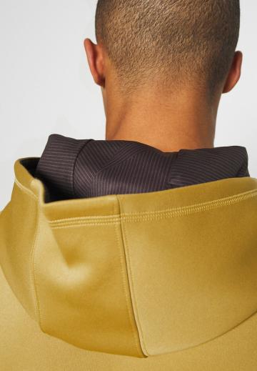 Спортивная кофта