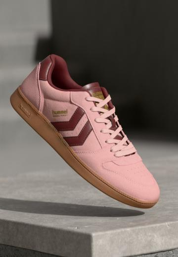 Кроссовки для зала