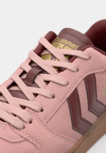 Кроссовки для зала