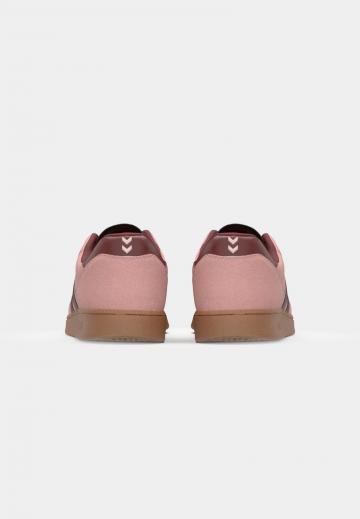 Кроссовки для зала