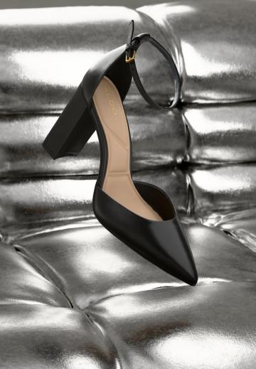 Туфли на высоком каблуке