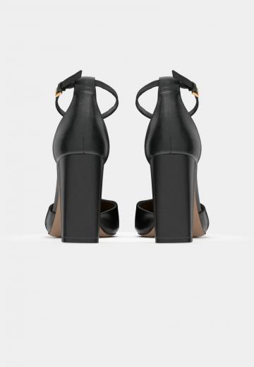 Туфли на высоком каблуке