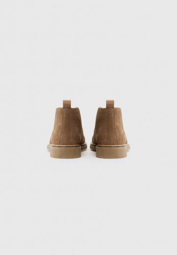 Ботинки на шнуровке