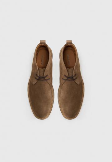 Ботинки на шнуровке