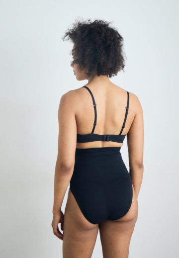 Корректирующее белье